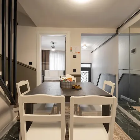Premium Family House For 10 Near Taksim Isztambul
