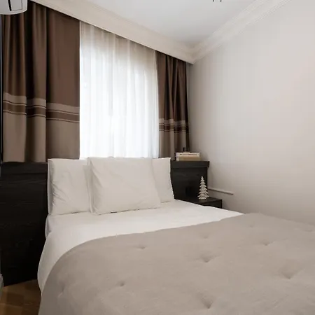 Premium Family House For 10 Near Taksim Villa