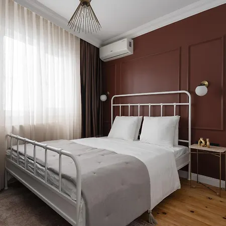 Premium Family House For 10 Near Taksim Villa
