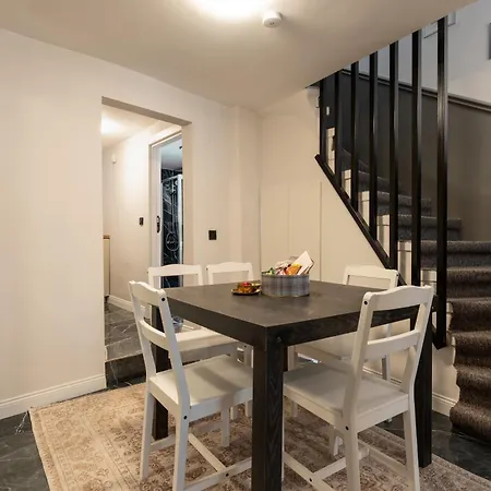 Premium Family House For 10 Near Taksim Villa